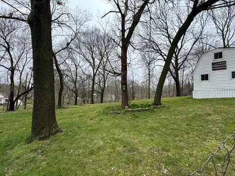 View/Area - 1121 Center St, Dixon, IL 61021 photo 2 of 2
