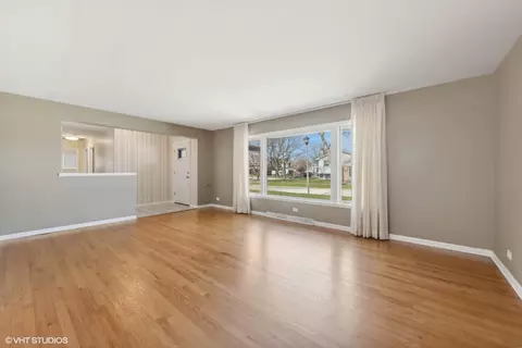 134 E Monroe St, Elmhurst, IL 60126 photo 4