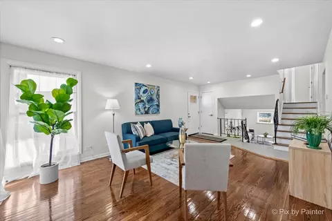 Living - 15528 Sunset Dr, Dolton, IL 60419 photo 4 of 5