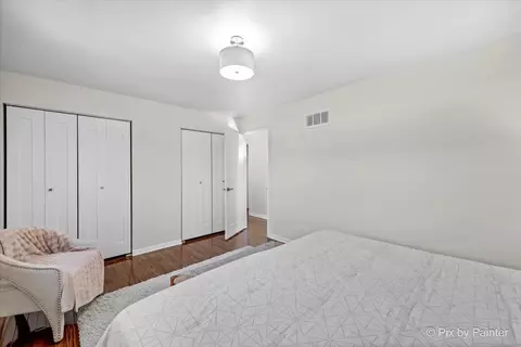 Bedroom - 15528 Sunset Dr, Dolton, IL 60419 photo 4 of 4