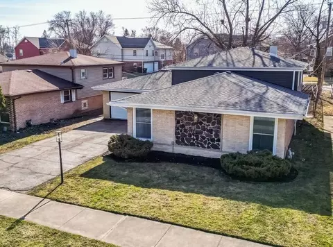 Exterior - 15528 Sunset Dr, Dolton, IL 60419 photo 7 of 10