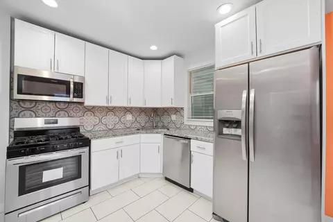 Kitchen - 914 E 92nd Pl, Chicago, IL 60619 photo 4 of 6