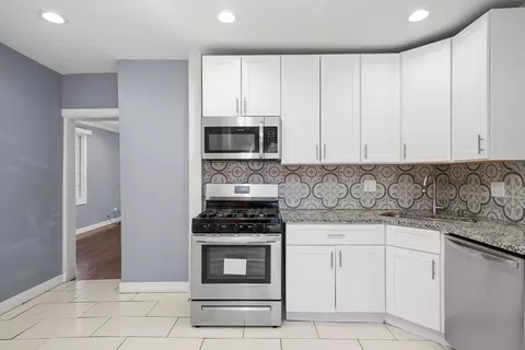 Kitchen - 914 E 92nd Pl, Chicago, IL 60619 photo 5 of 6