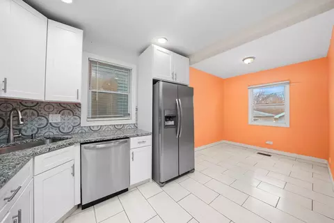 Kitchen - 914 E 92nd Pl, Chicago, IL 60619 photo 2 of 6
