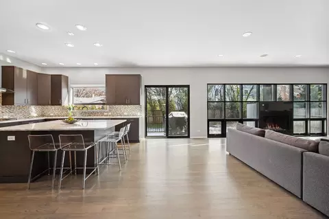 Kitchen - 989 Forestway Dr, Glencoe, IL 60022 photo 4 of 4