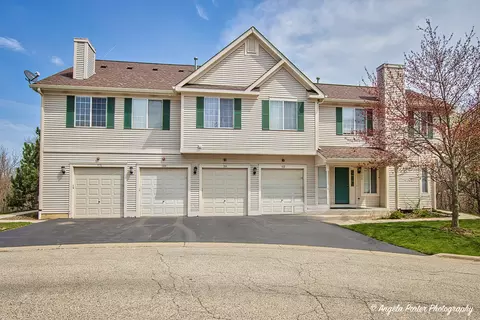 504 Foxridge Dr #B, Fox Lake, IL 60020