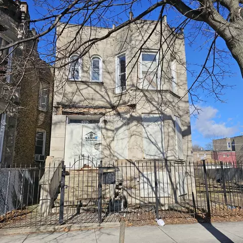 4024 W Arthington St, Chicago, IL 60624