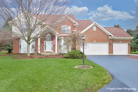 2104 Dakota Rdg, Johnsburg, IL 60051