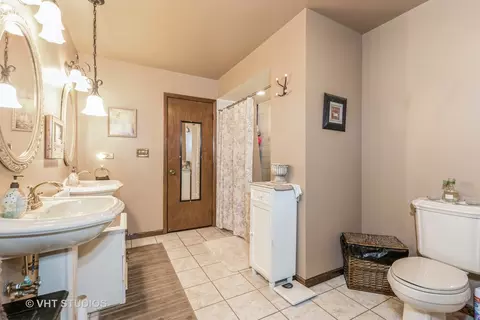 Bath - 22906 State St, Steger, IL 60475 photo 1 of 2