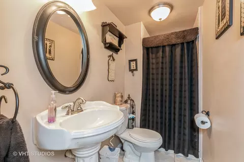 Bath - 22906 State St, Steger, IL 60475 photo 2 of 2