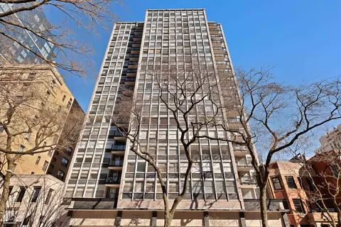 30 Elm St #11F, Chicago, IL 60611