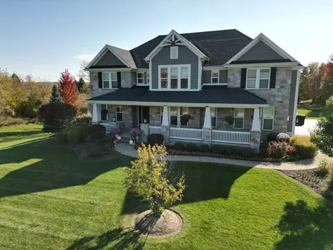 39799 Jonathan Knolls Ln, Wadsworth, IL 60083