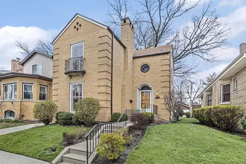 5649 N Virginia Ave, Chicago, IL 60659