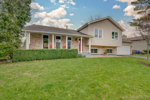 609 Maple Ave, Elburn, IL 60119 photo 2