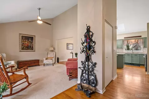 609 Maple Ave, Elburn, IL 60119 photo 5