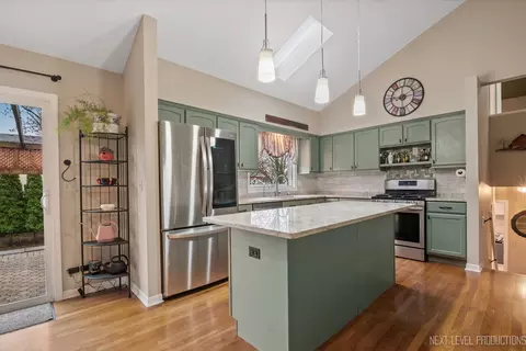 609 Maple Ave, Elburn, IL 60119 photo 8