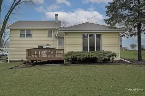 3701 W Anne St, Mchenry, IL 60050 photo 2