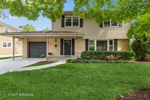 851 Warrington Rd, Deerfield, IL 60015