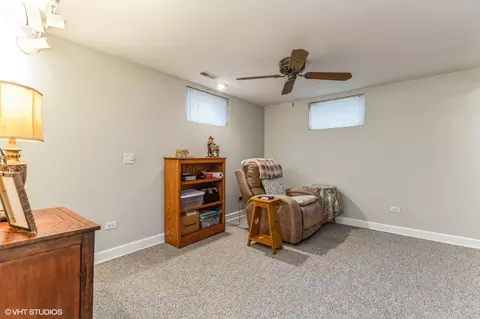 Bedroom - 512 Holly St, Elgin, IL 60123 photo 4 of 4