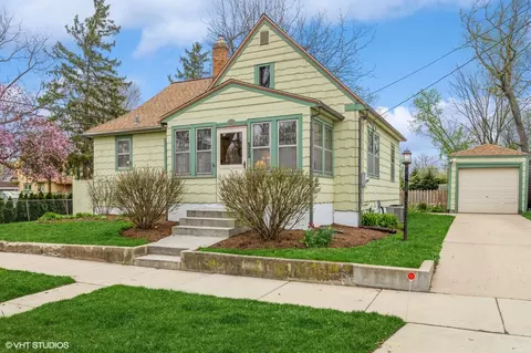 512 Holly St, Elgin, IL 60123