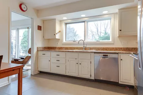 Kitchen - 1731 Wildberry Dr #E, Glenview, IL 60025 photo 1 of 3