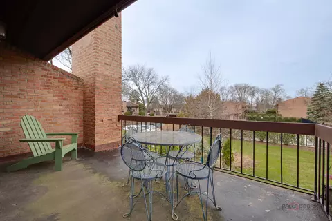 Exterior - 1731 Wildberry Dr #E, Glenview, IL 60025 photo 4 of 6