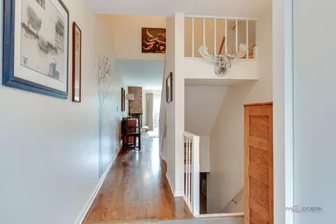 Entry Way - 1731 Wildberry Dr #E, Glenview, IL 60025 photo 2 of 3
