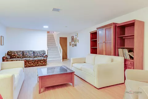 Living - 1731 Wildberry Dr #E, Glenview, IL 60025 photo 8 of 10