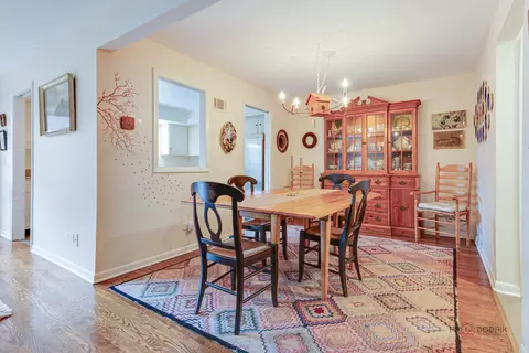 Dining - 1731 Wildberry Dr #E, Glenview, IL 60025 photo 1 of 4