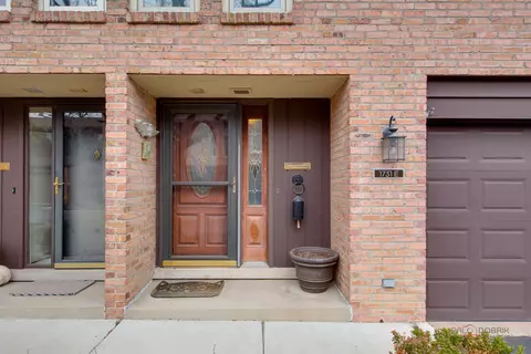 Exterior - 1731 Wildberry Dr #E, Glenview, IL 60025 photo 3 of 6