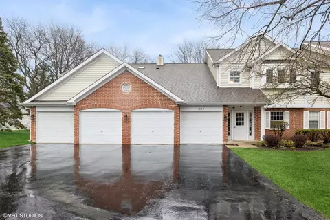 894 Nelli Ct #202, Naperville, IL 60563