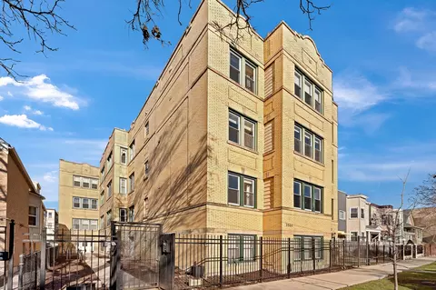 3560 W Palmer St #2A, Chicago, IL 60647