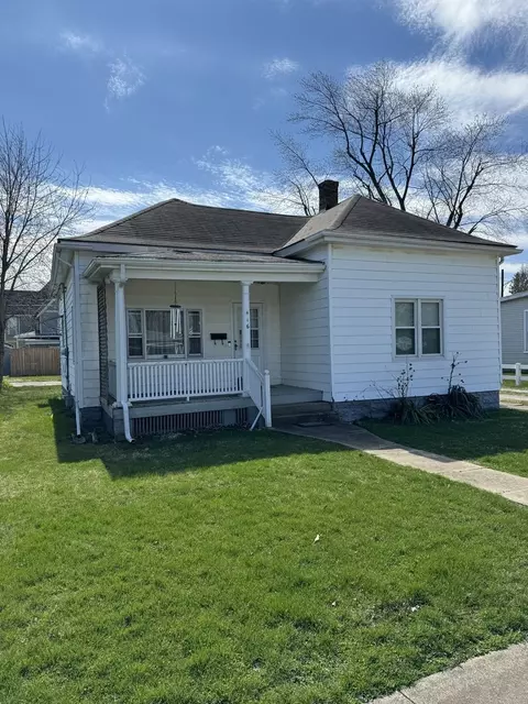 416 W Washington St, Clinton, IL 61727