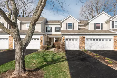 4345 Waters Edge Dr, Island Lake, IL 60042