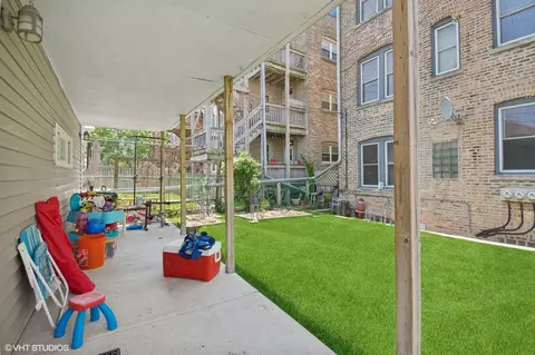 Exterior - 5525 N Artesian Ave, Chicago, IL 60625 photo 3 of 4