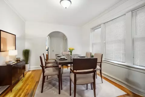 Dining - 5525 N Artesian Ave, Chicago, IL 60625 photo 1 of 2