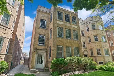 Exterior - 5525 N Artesian Ave, Chicago, IL 60625 photo 2 of 4