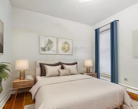 Bedroom - 5525 N Artesian Ave, Chicago, IL 60625 photo 2 of 3