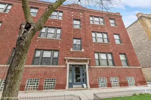 1448 W Roscoe St #2W, Chicago, IL 60657