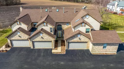 646 Kresswood Dr, Mchenry, IL 60050