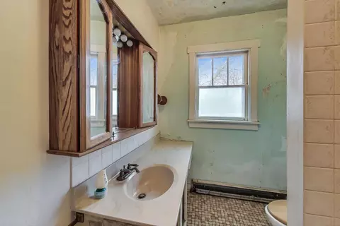 Bath - 302 S Hubbard St, Algonquin, IL 60102 photo 1 of 1