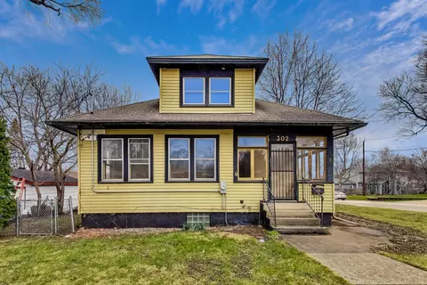 302 S Hubbard St, Algonquin, IL 60102