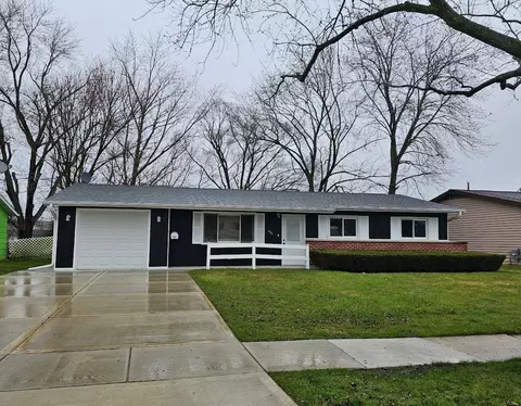 7029 Orchard Ln, Hanover Park, IL 60133