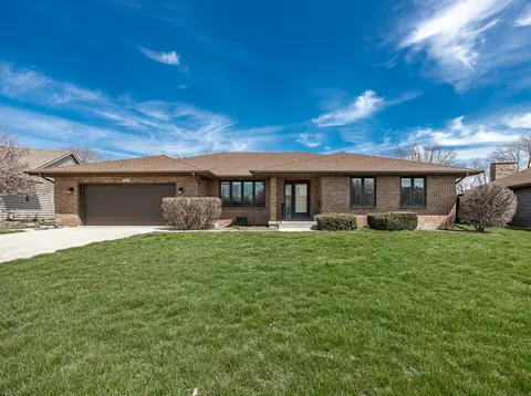 641 Krpan Ct, Dekalb, IL 60115