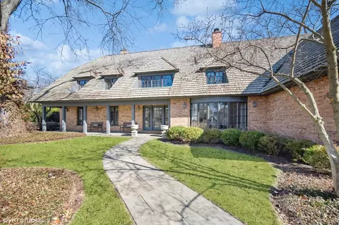 Exterior - 1325 Hackberry Ln, Winnetka, IL 60093 photo 3 of 10