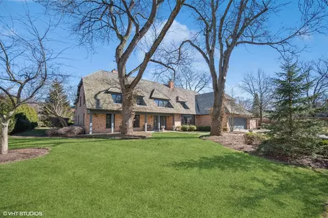 Exterior - 1325 Hackberry Ln, Winnetka, IL 60093 photo 2 of 10