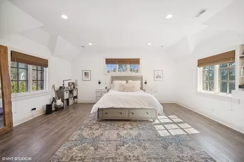 Bedroom - 1325 Hackberry Ln, Winnetka, IL 60093 photo 4 of 6