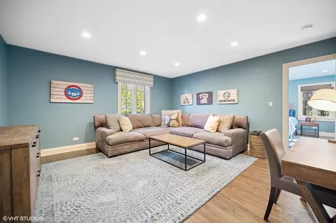 Living - 1325 Hackberry Ln, Winnetka, IL 60093 photo 6 of 10