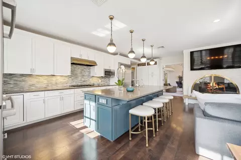 Kitchen - 1325 Hackberry Ln, Winnetka, IL 60093 photo 3 of 3