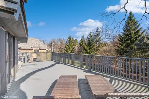 Exterior - 1325 Hackberry Ln, Winnetka, IL 60093 photo 6 of 10